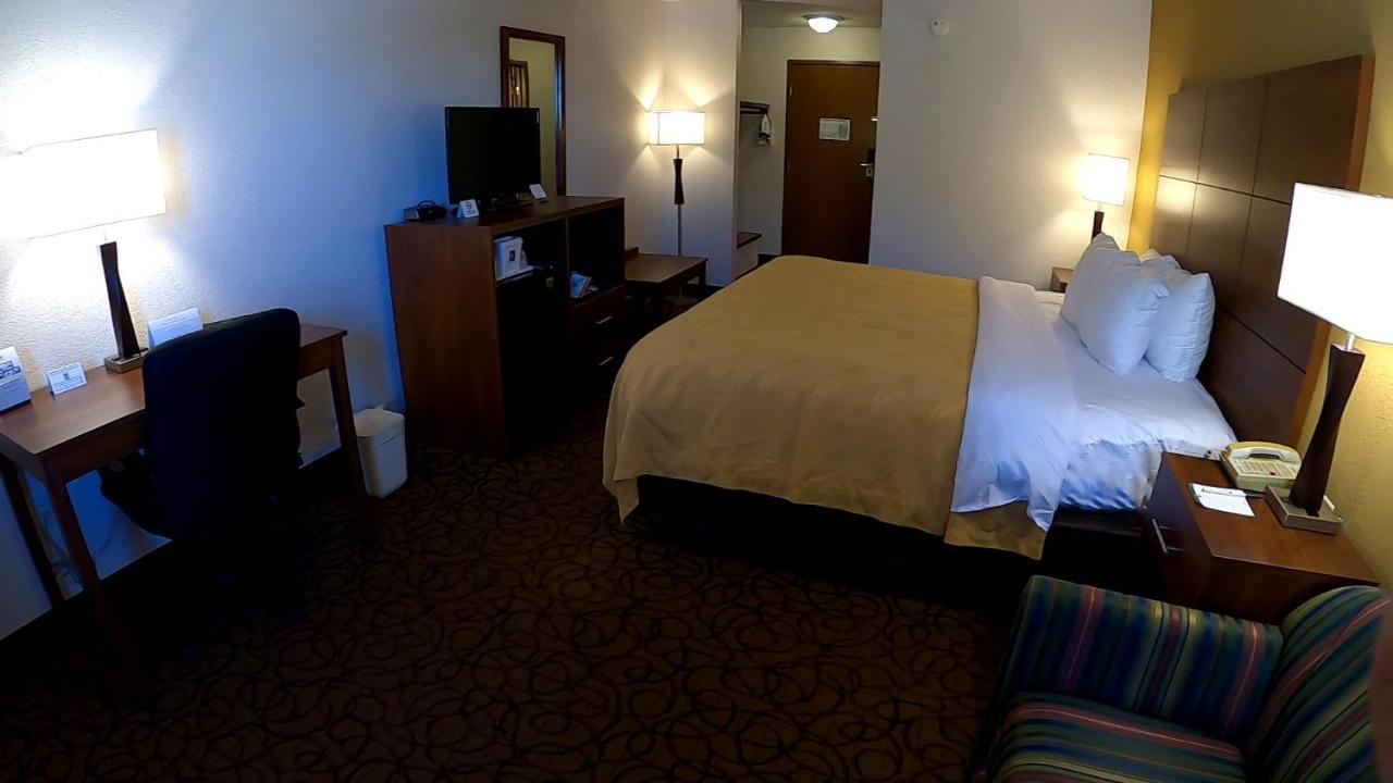 Quality Inn & Suites Manistique Eksteriør bilde